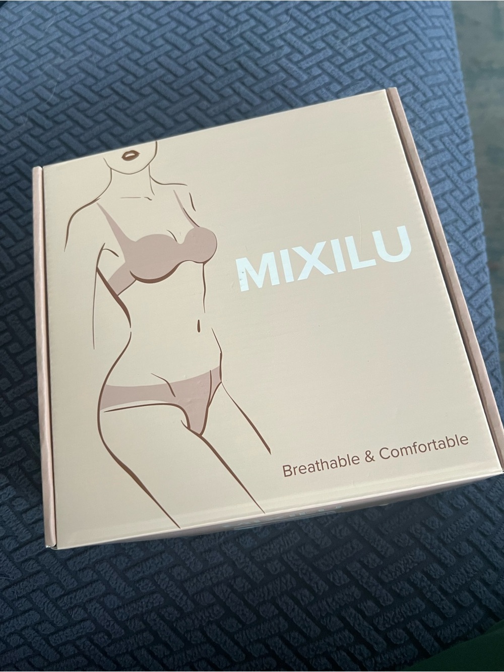 Mixilu sticky bra NWT